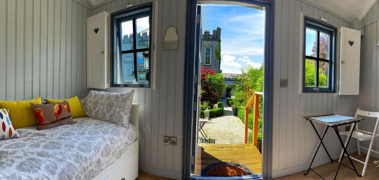 Lilac Hut Shepherds Hut คิลเคนนี ภายนอก รูปภาพ